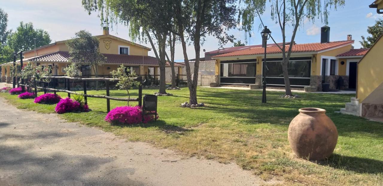 La Posada Hipica Rosalejo  ภายนอก รูปภาพ
