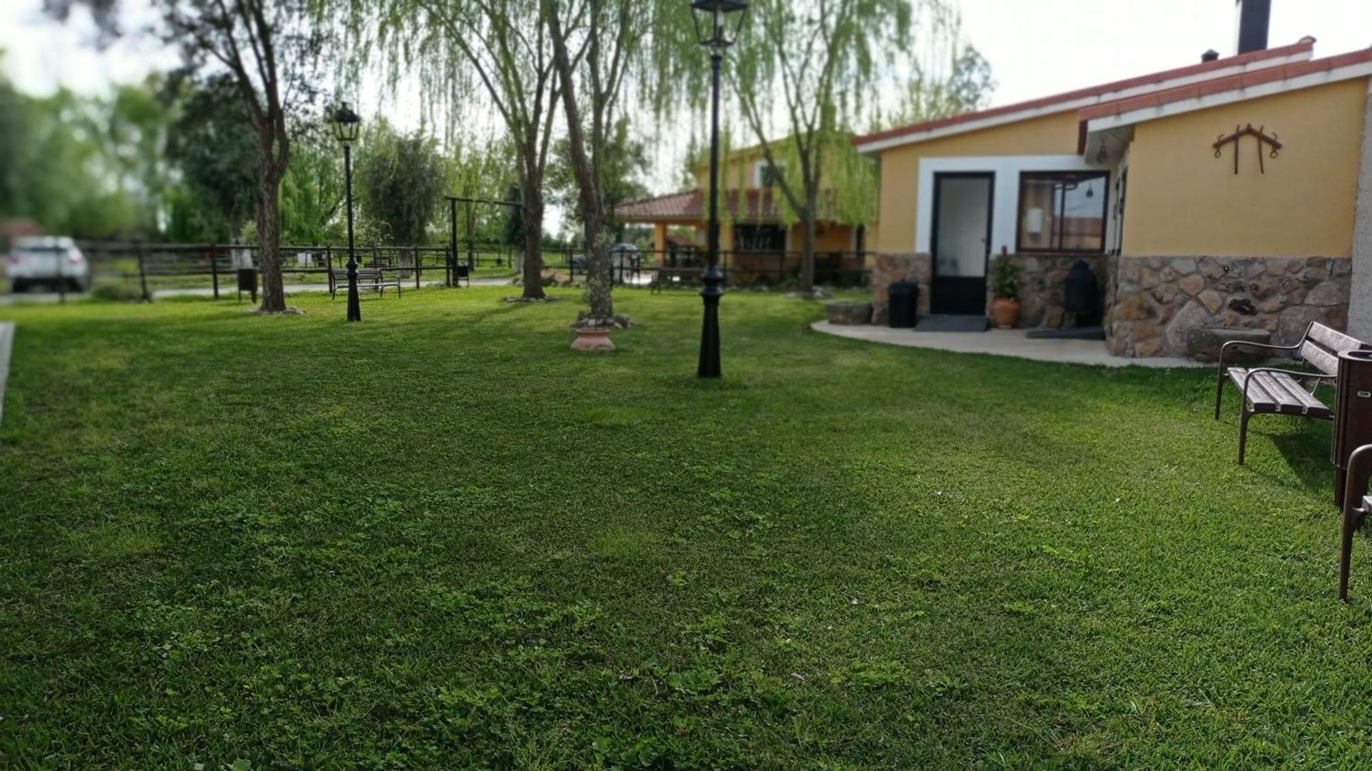 La Posada Hipica Rosalejo  ภายนอก รูปภาพ